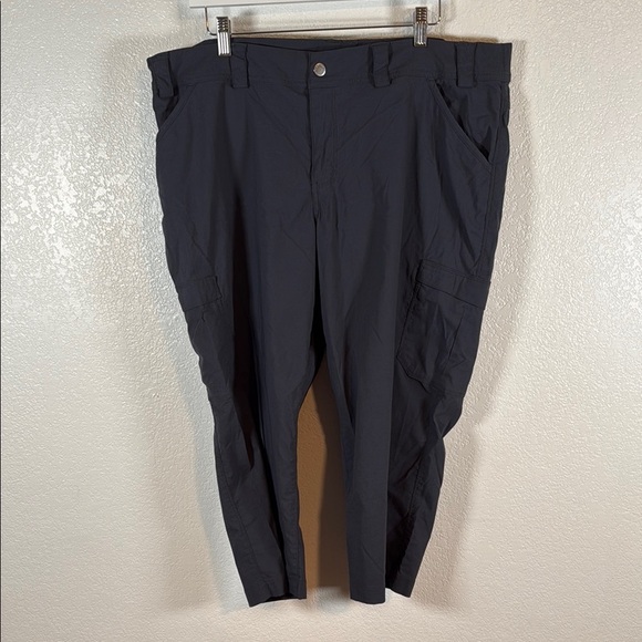 Duluth Trading Co Slate Gray Cargo Capri Outdoor Activewear Pants Size 20 - Picture 1 of 7